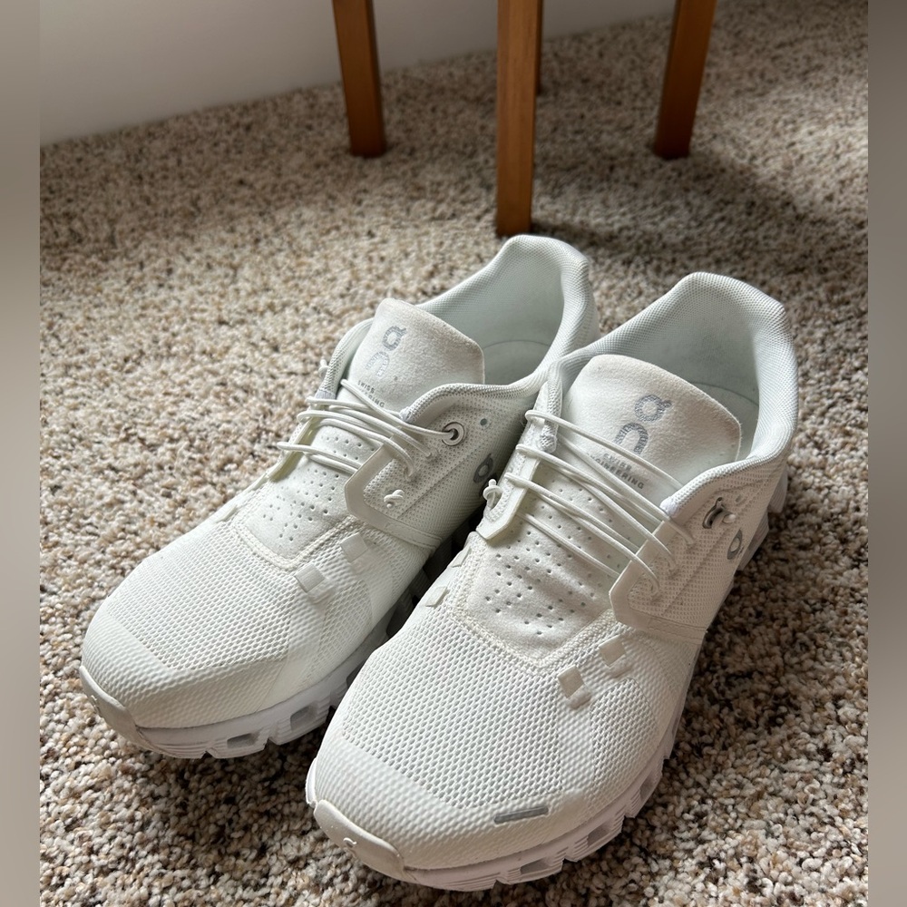 On Cloud 5 Running Shoe